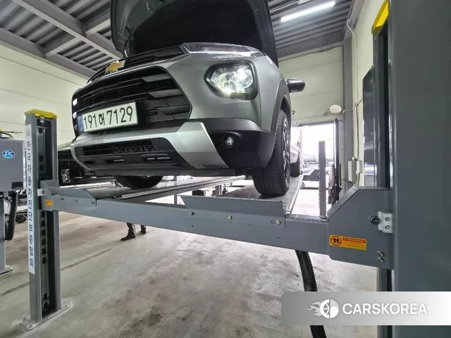 Chevrolet (GM Daewoo) Trailblazer 2022 Серый из Кореи