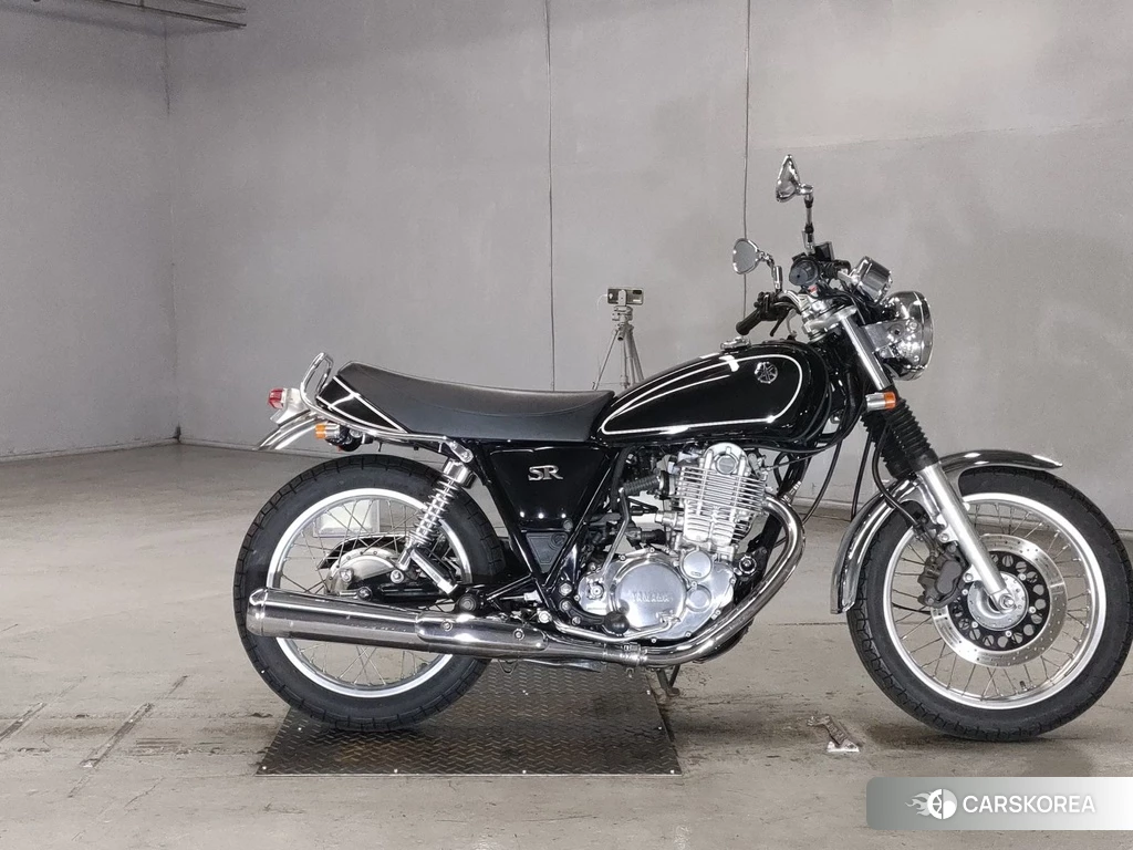 Проданный Yamaha SR 400 2011 из Японии, фото 2