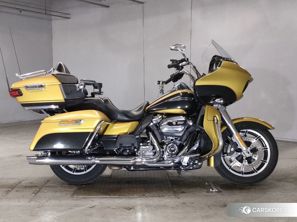Проданный Harley-Davidson Road Glide FLTRU1750 2017 из Японии, фото 2