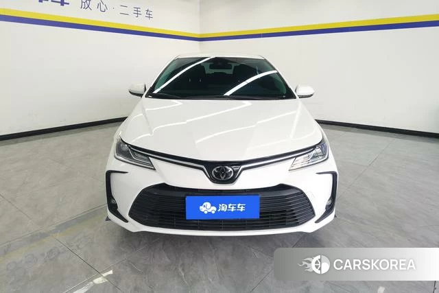 Toyota Corolla 2021 Белый из Китая