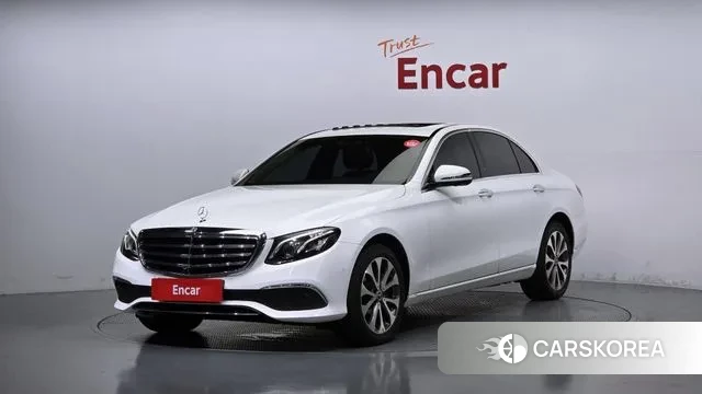 Mercedes-Benz E-Class W213 2018 Белый из Кореи