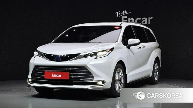 Toyota Sienna 4th Generation 2022 Белый из Кореи
