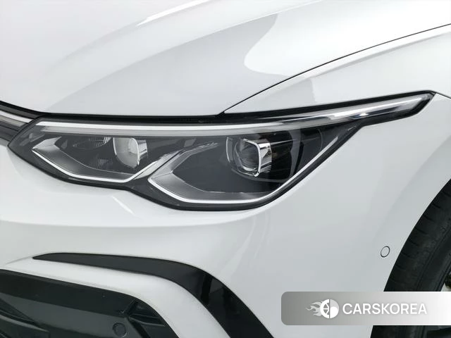 Volkswagen Golf 2021 Белый из Китая