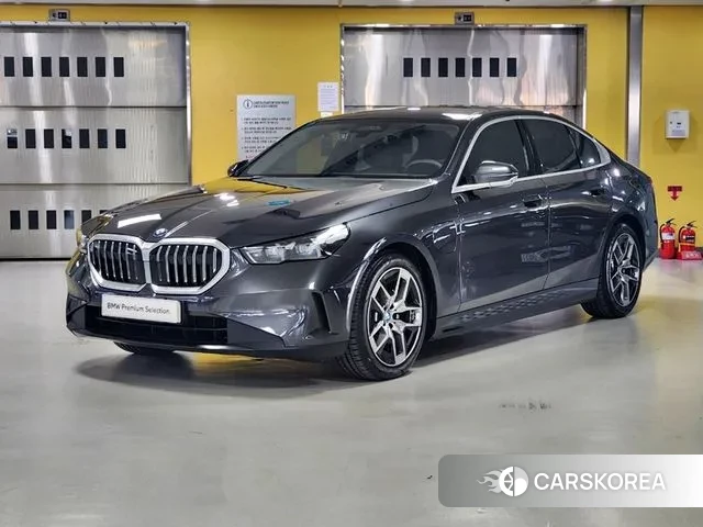 BMW 5 Series (G60) 2025 Серый из Кореи