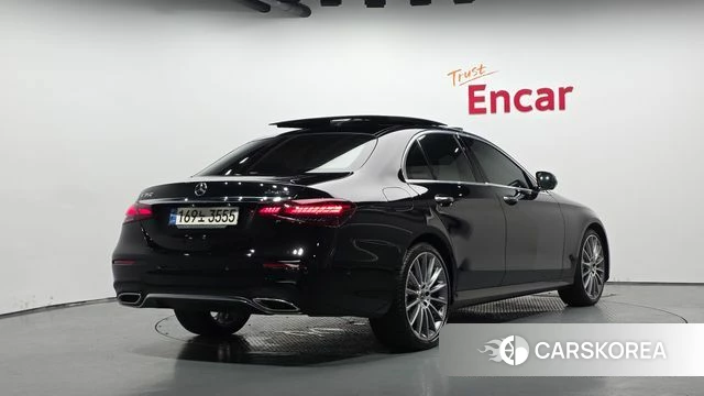 Mercedes-Benz E-Class W213 2022 Черный из Кореи