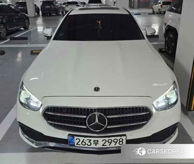 Mercedes-Benz E-Class W213 2021 Белый из Кореи