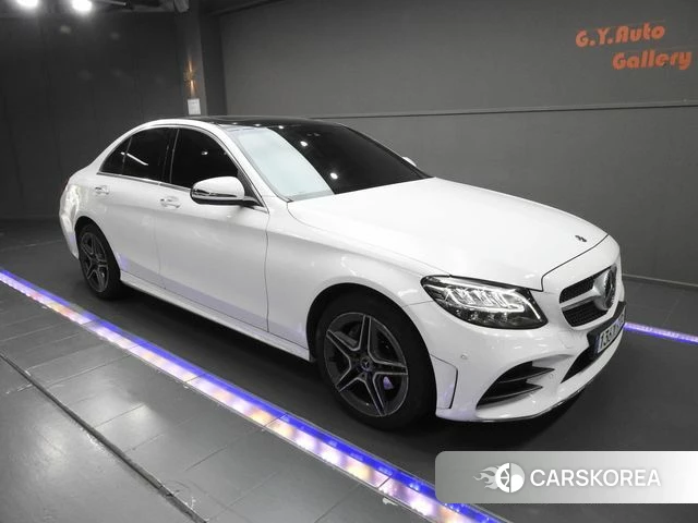 Mercedes-Benz C-Class W205 2019 Белый из Кореи