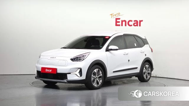 Kia Niro Plus 2023 Белый из Кореи