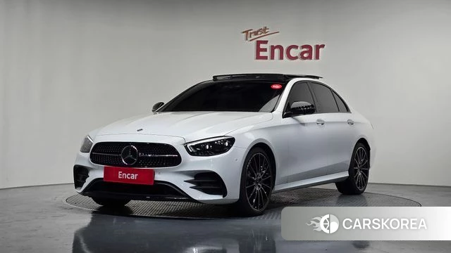 Mercedes-Benz E-Class W213 2023 Белый из Кореи