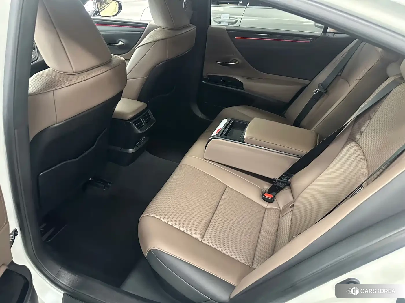 Lexus ES 2024 Белый из Китая, фото 2