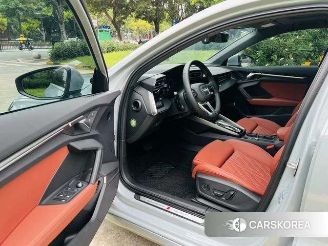 Audi A3 2026 Серебристо-серый из Китая