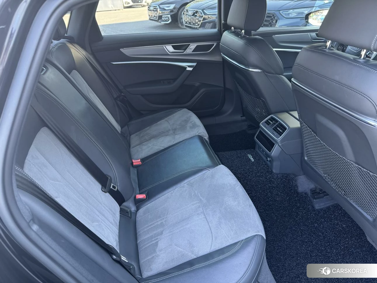 Audi A6L 2022 Черный из Китая