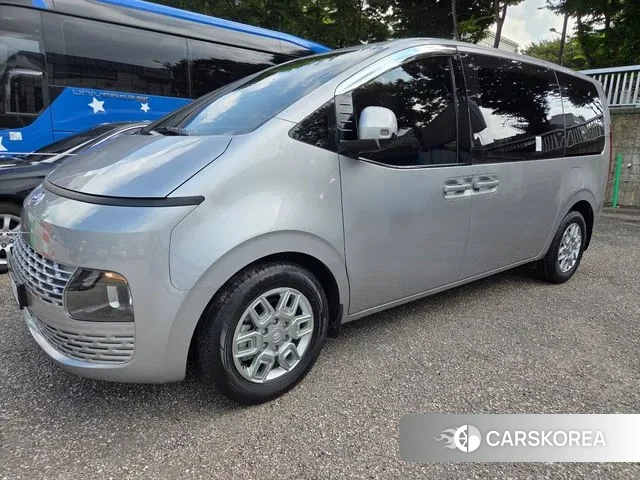 Hyundai Staria 2023 Серебряный из Кореи