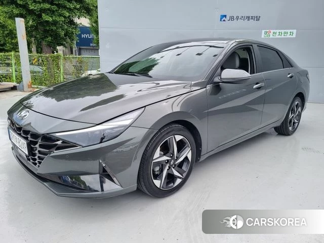 Hyundai Avante (CN7) 2023 Серебристо-серый из Кореи