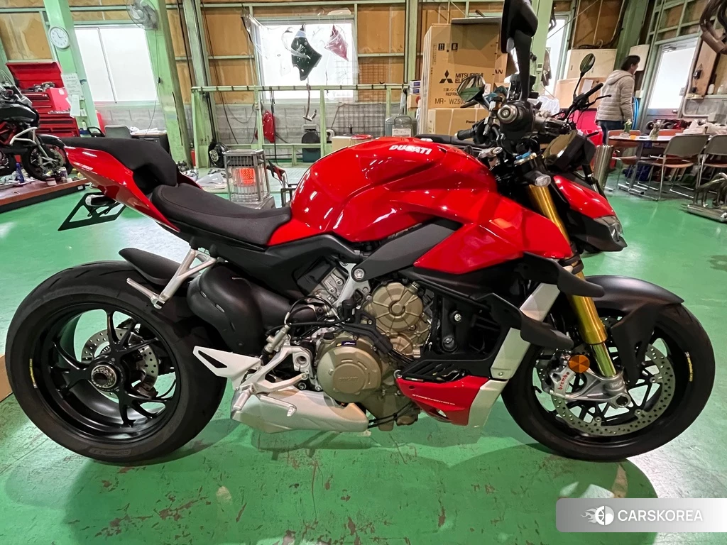 Проданный Ducati STREETFIGHTER V4 S 2020 из Японии
