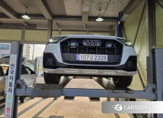 Audi Q7 (4M) 2022 Белый из Кореи