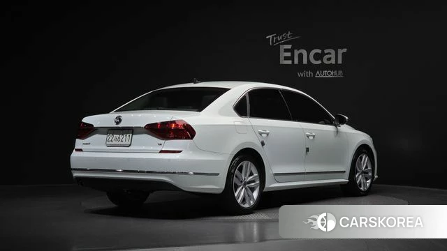 Volkswagen The New Passat 2018 Белый из Кореи