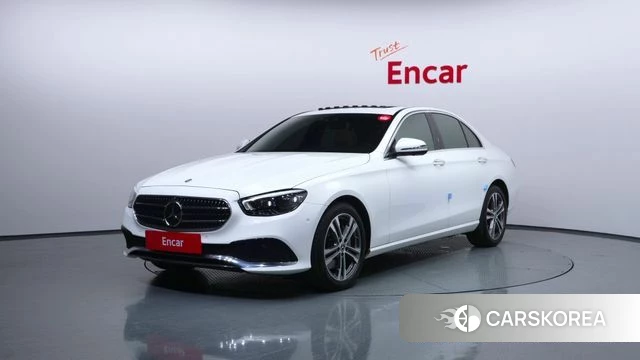 Mercedes-Benz E-Class W213 2022 Белый из Кореи