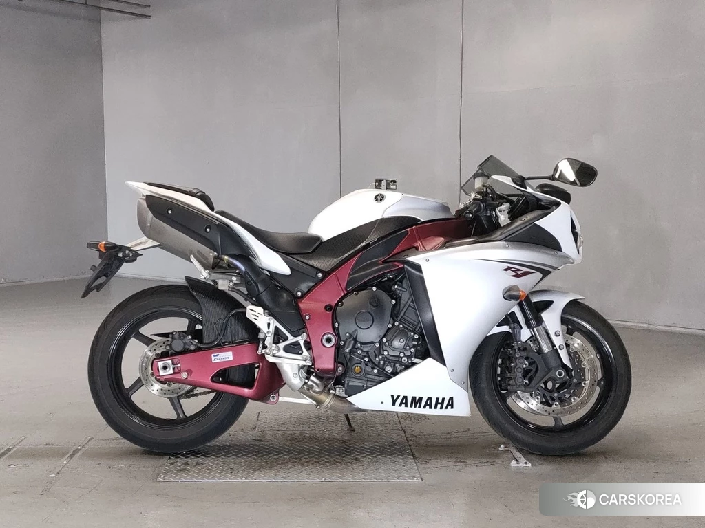 Проданный Yamaha YZF-R1 2010 из Японии