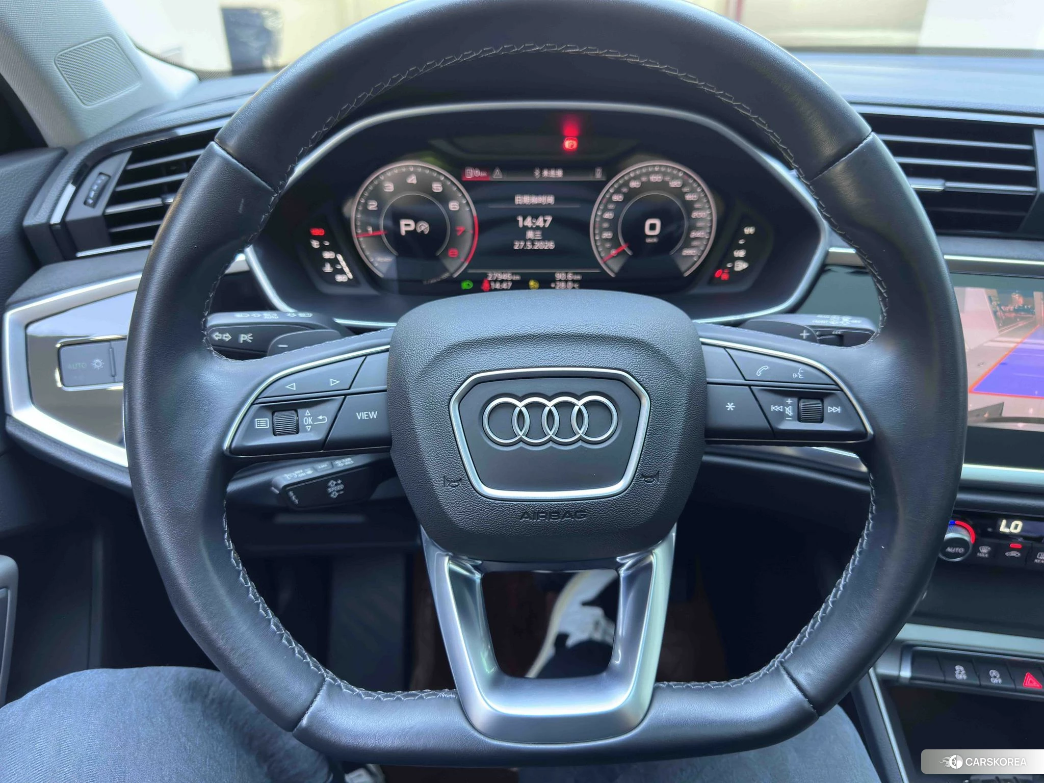 Audi Q3 2021 Темно-серый из Китая