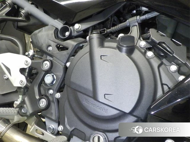 Engine photo