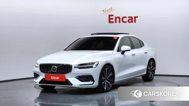 Volvo S60 3rd generation 2023 Белый из Кореи