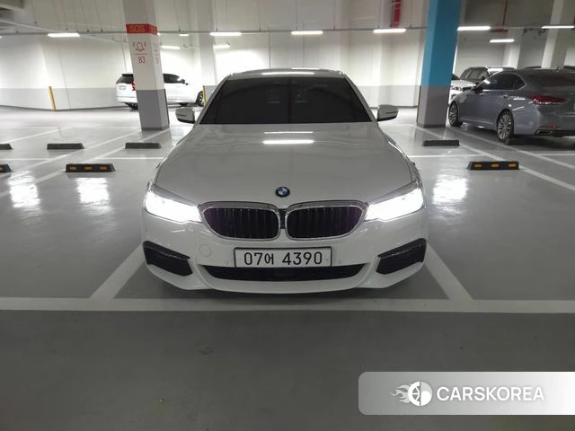 BMW 5 Series (G30) 2018 Белый из Кореи