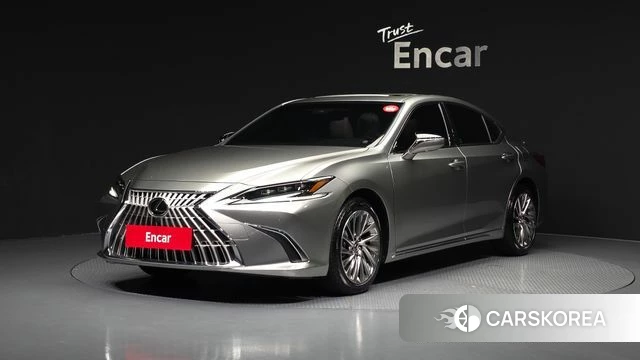 Lexus ES300h 7th generation 2025 Серебряный из Кореи