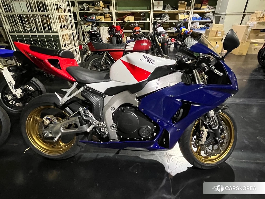 Проданный Honda CBR1000RR 2010 из Японии