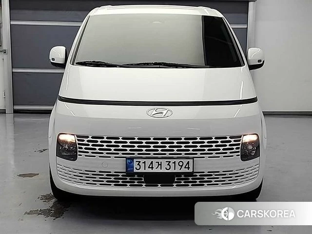Hyundai Staria 2023 Белый из Кореи