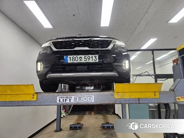 Kia Seltos 2022 Черный из Кореи