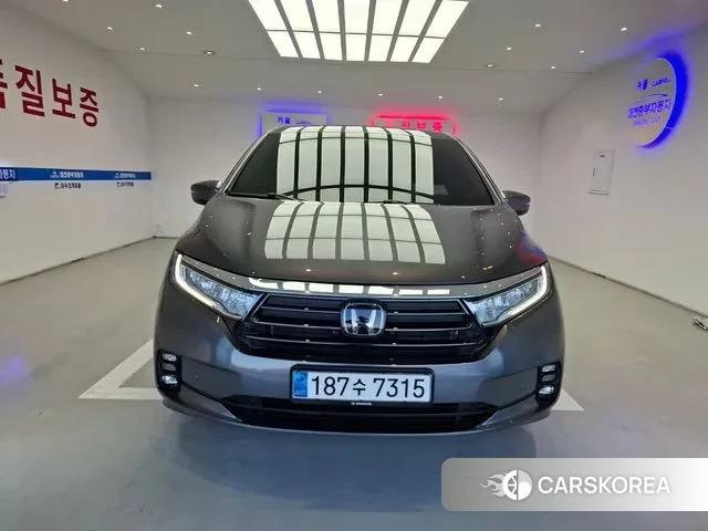 Honda Odyssey 2023 Серый из Кореи