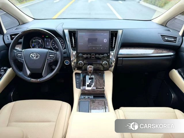 Toyota Elfa 2022 Черный из Китая