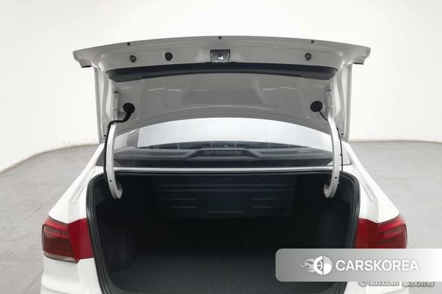 Volkswagen Santana 2022 Белый из Китая