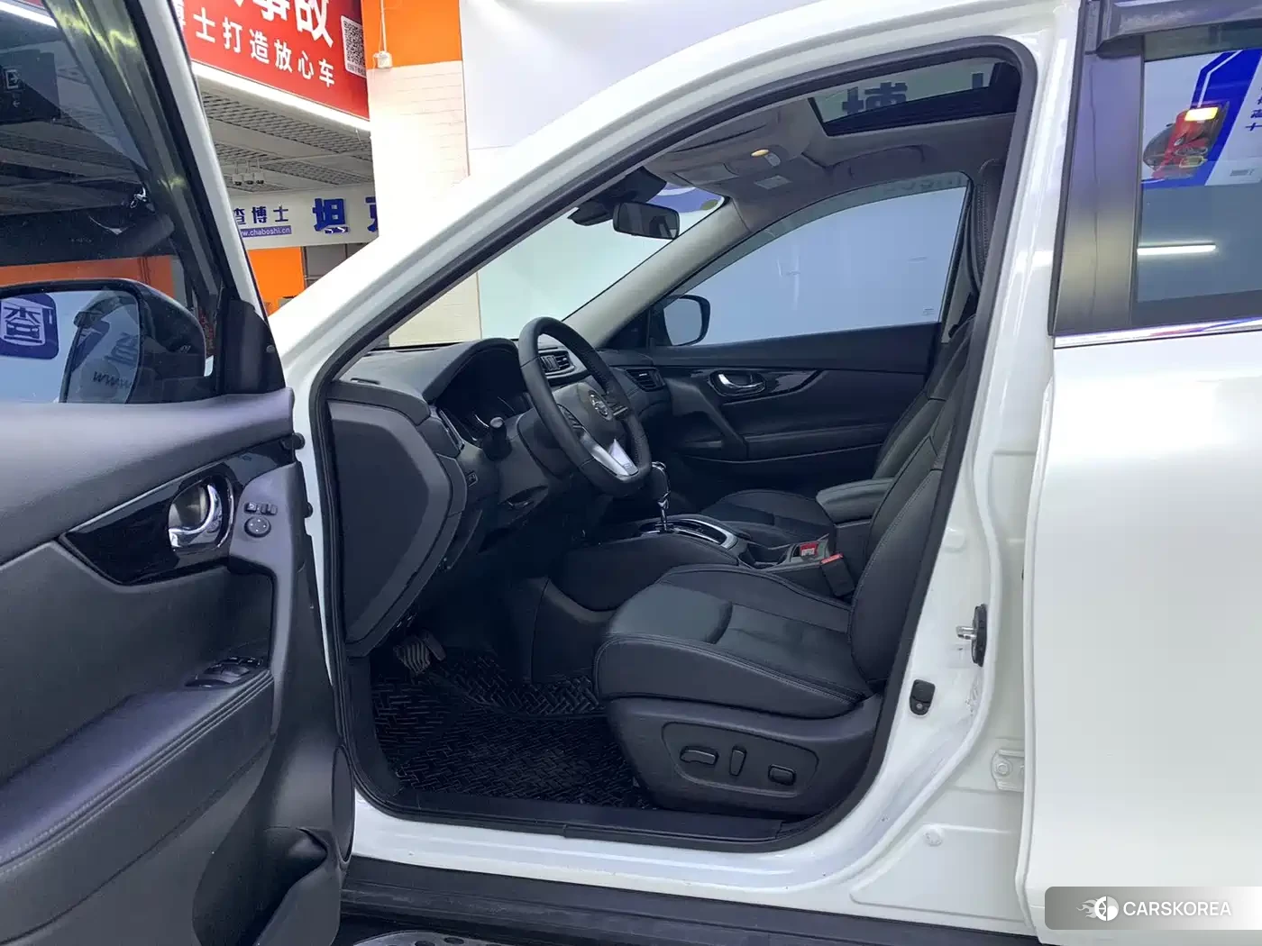 Nissan Qijun 2022 Белый из Китая