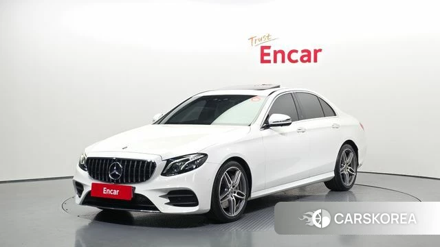 Mercedes-Benz E-Class W213 2019 Белый из Кореи
