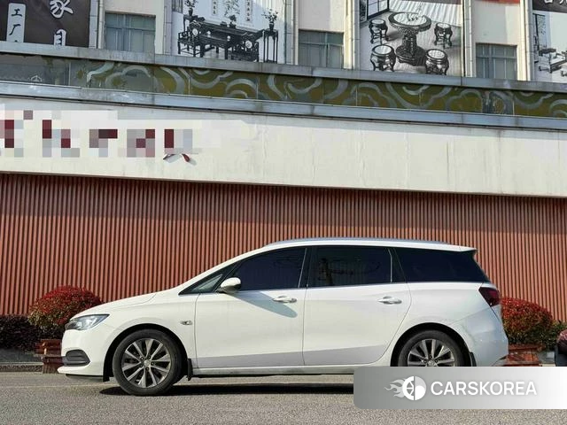 Buick GL6 2023 Белый из Китая