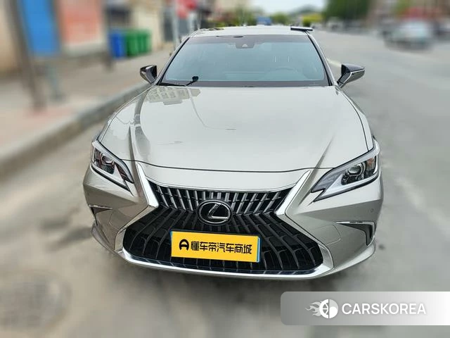 Lexus ES 2024 Шампань из Китая