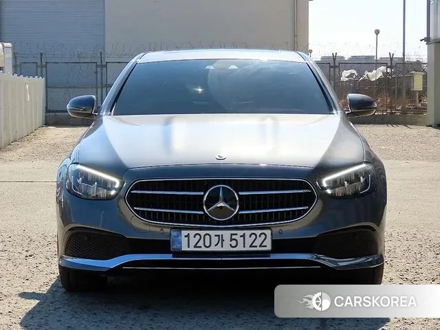 Mercedes-Benz E-Class W213 2021 Серый из Кореи