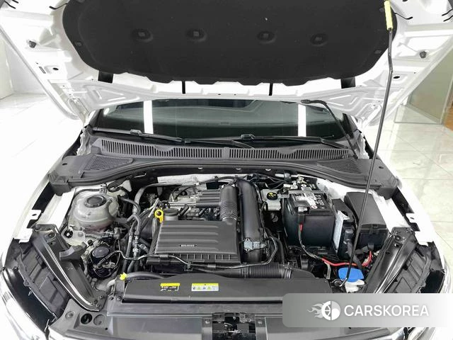 Volkswagen Sagitar 2022 Белый из Китая