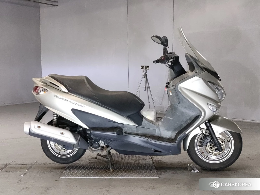 Проданный Suzuki BURGMAN 200 2016 из Японии