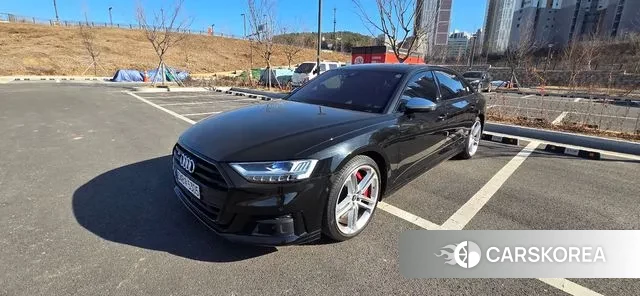 Audi S8 (D5) 2021 Черный из Кореи