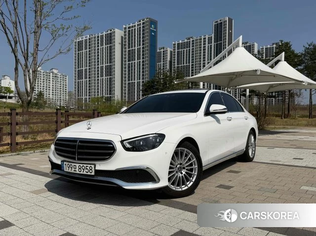 Mercedes-Benz E-Class W213 2021 Белый из Кореи