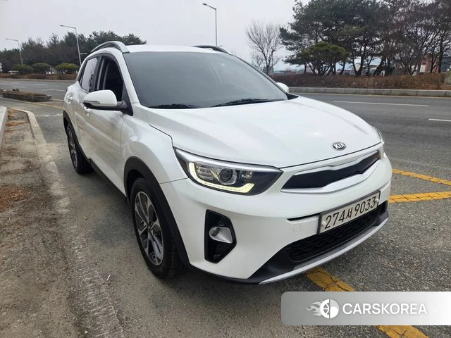 Kia Stonic 2019 Белый из Кореи