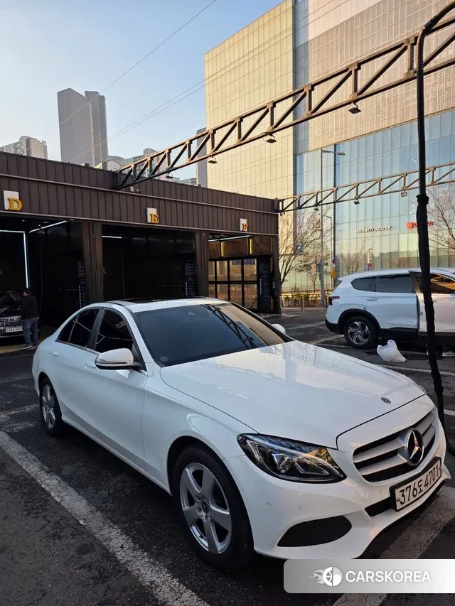 Mercedes-Benz C-Class W205 2018 Белый из Кореи