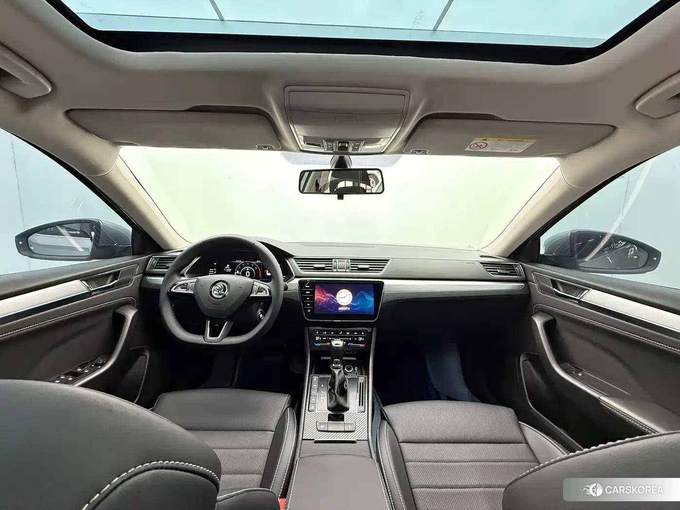 Skoda Superb 2023 Silver/gray из Китая
