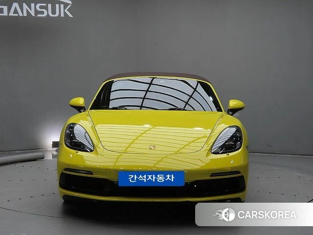 Porsche 718 Boxster 2020 Желтый из Кореи