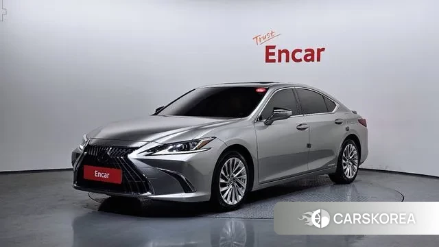 Lexus ES300h 7th generation 2021 Серебряный из Кореи