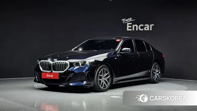 BMW 5 Series (G60) 2023 Черный из Кореи