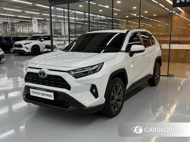 Toyota RAV4 5th Generation 2023 Белый из Кореи